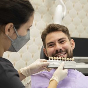 riesgos de los blanqueamientos dentales caseros