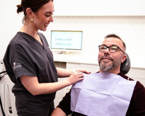 ¿Qué soluciones existen a la sonrisa gingival?