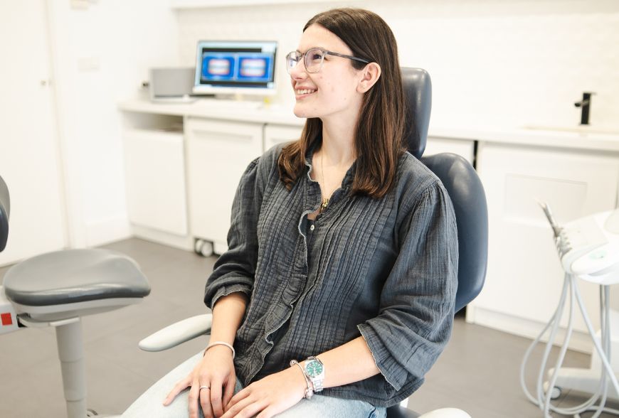 PUS EN LA ENCÍA (1)